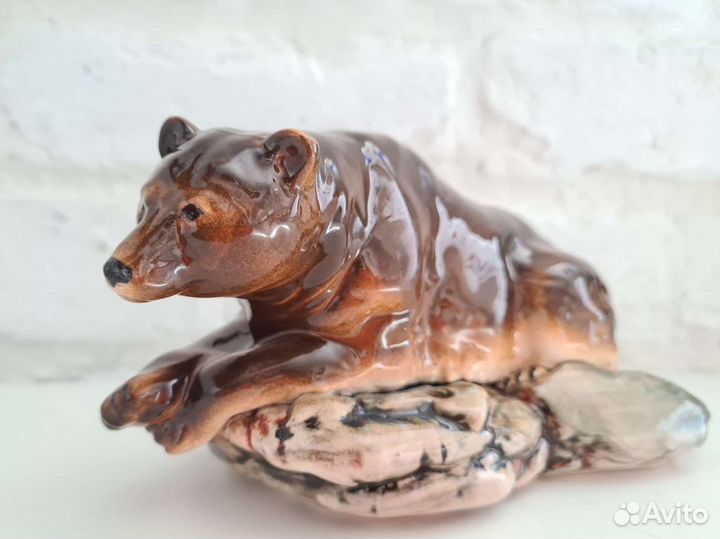 Фарфоровая коллекционная статуэтка 