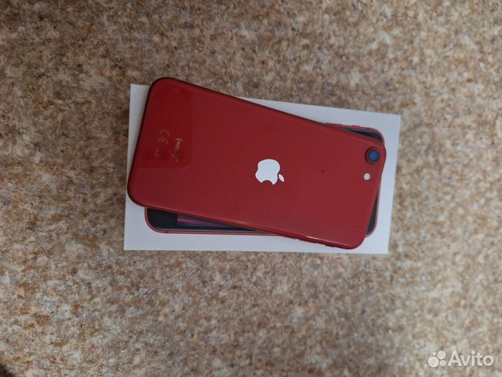 iPhone SE, 64 ГБ