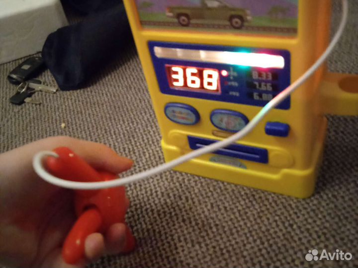 Игрушка заправлялка машин