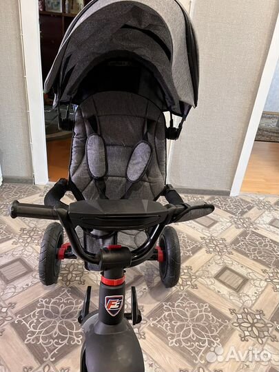 Детский велосипед с ручкой новый