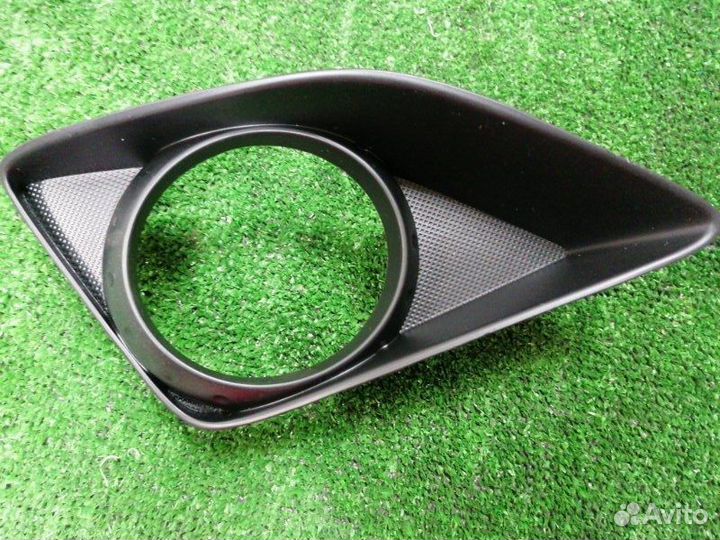 Накладка окантовка фары передняя правая Corolla