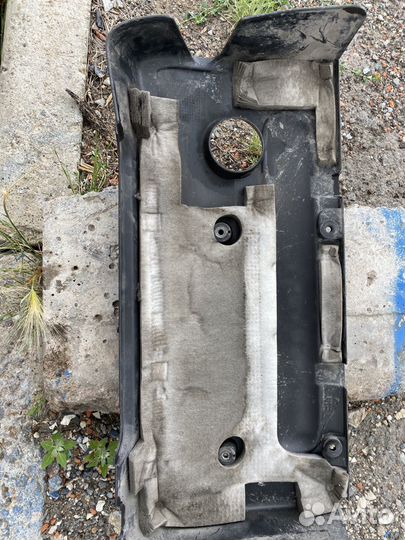 Крышка двигателя декоративная Тойота Авенсис 2007г