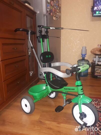 Детский трехколесный велосипед с ручкой бу