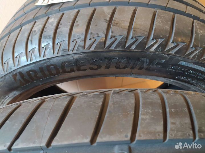 Bridgestone Turanza T005 255/40 R19 100Y