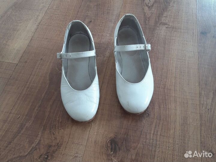 Туфли для девочки 30 рр