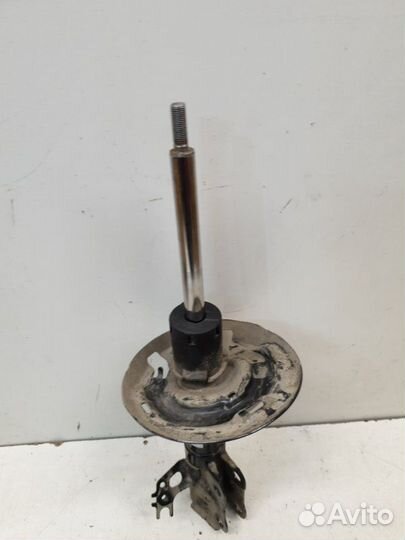 Амортизатор передний левый Toyota Camry V70 2018