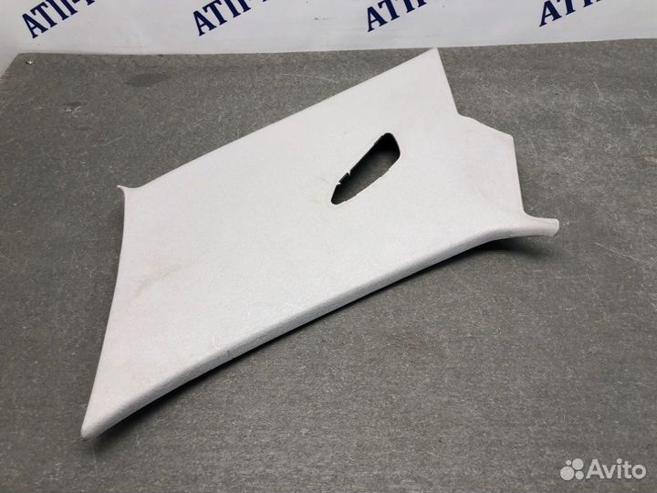 Обшивка стойки задняя левая Mitsubishi Carisma