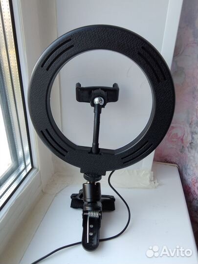 Кольцевая лампа 20 см