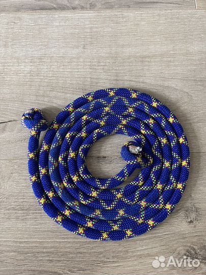 Гимнастическая скакалка