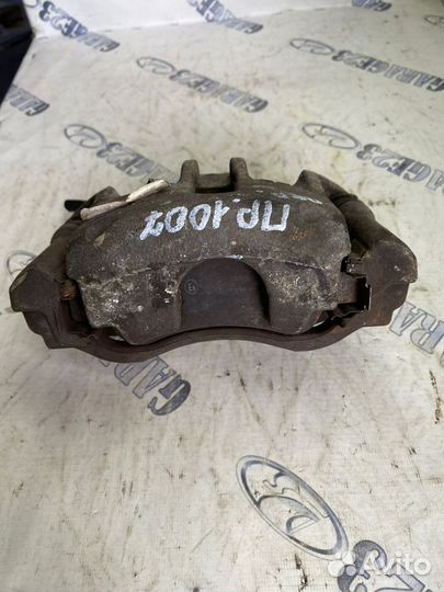 Суппорт передний правый Peugeot 1007