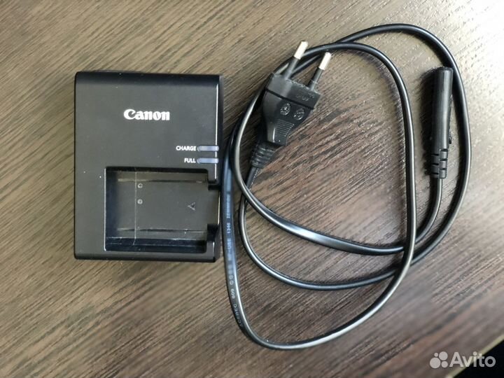 Зеркальный фотоаппарат Canon eos 1100d