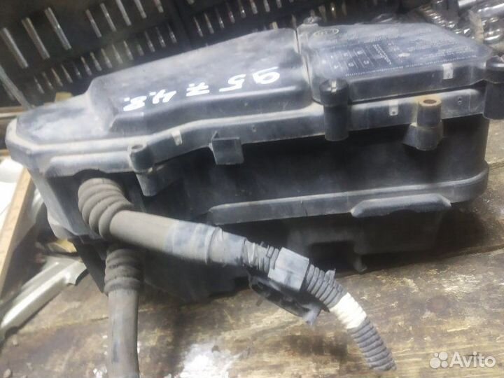 Корпус блока предохранителей Porsche Cayenne 957