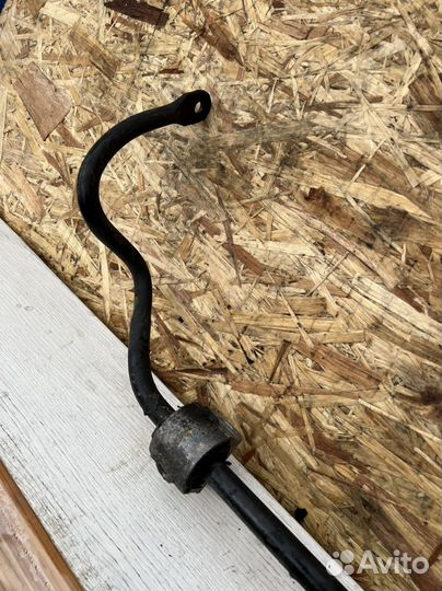 Задний стабилизатор Mercedes W220