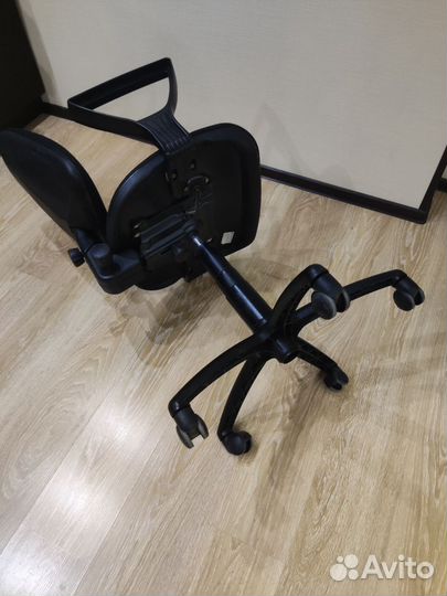 Компьютерное офисное кресло