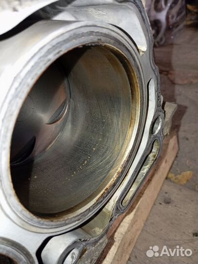 Блок двигателя ej205