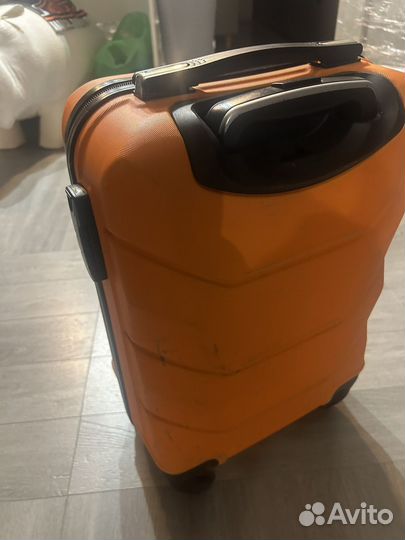 Чемодан ручная кладь 40 30 20
