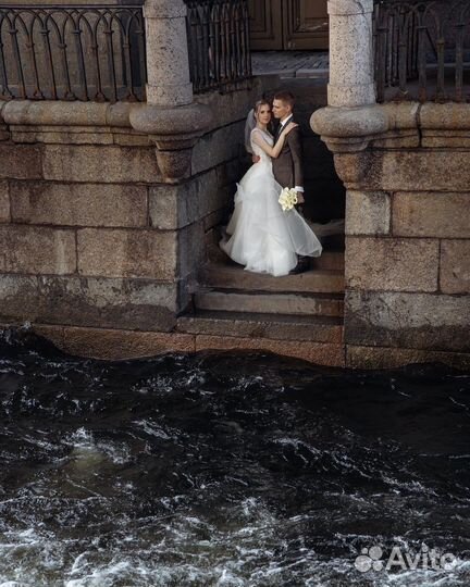 Свадебное платье 42 44 бу