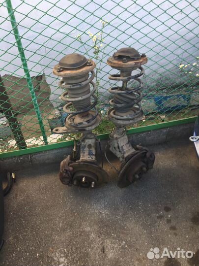 Ауди-А6 в 45 кузове Передние стойки под ABS