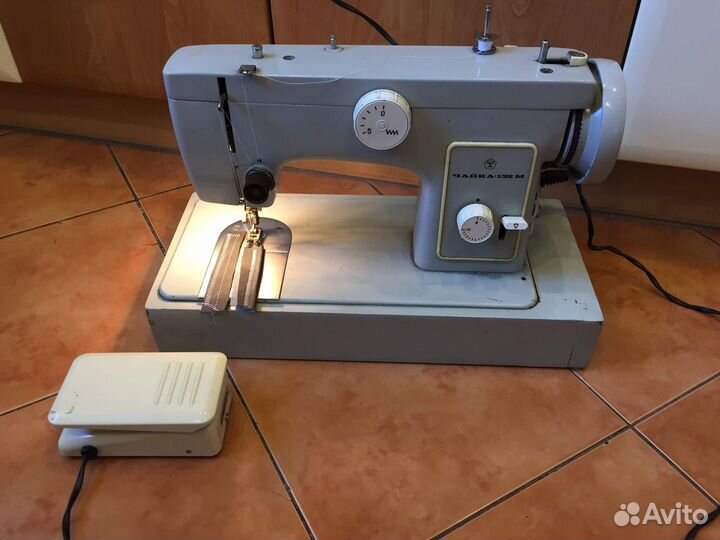 Швейная машина Чайка 132 М