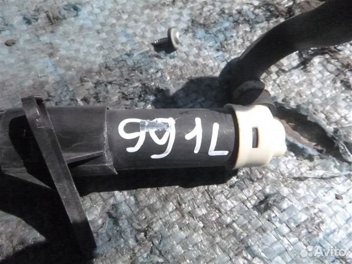 Форсунка омывателя фары передняя левая Lexus