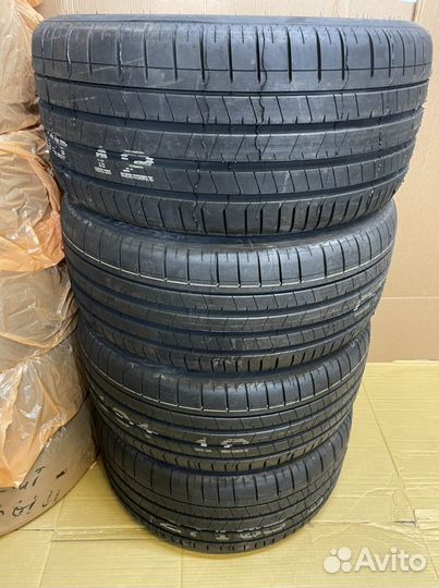 Pirelli P Zero PZ4 285/40 R22 106Y