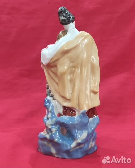 Статуэтка фарфоровая. Майская ночь. СССР