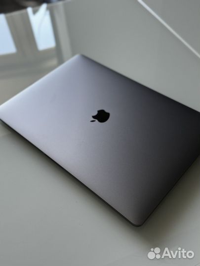 Macbook pro 15 touchbar 2017