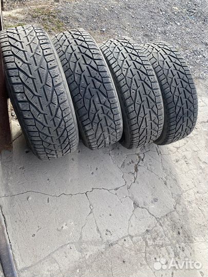 Tigar SUV Ice 215/65 R16 102T