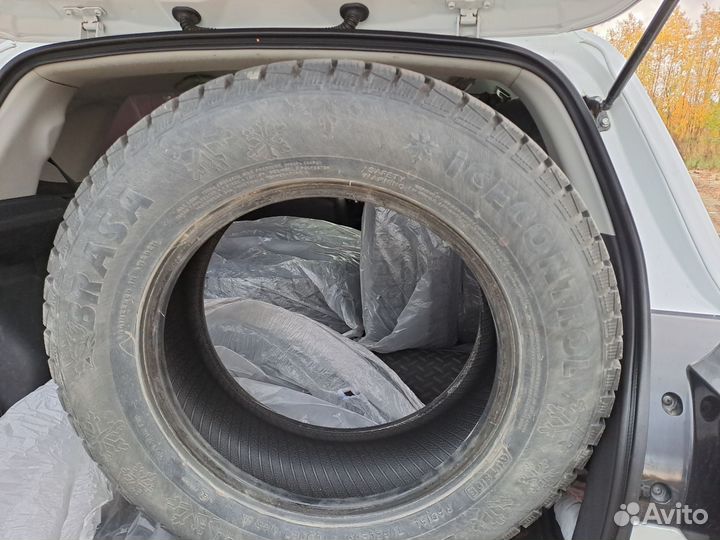 Brasa IceControl 215/65 R16