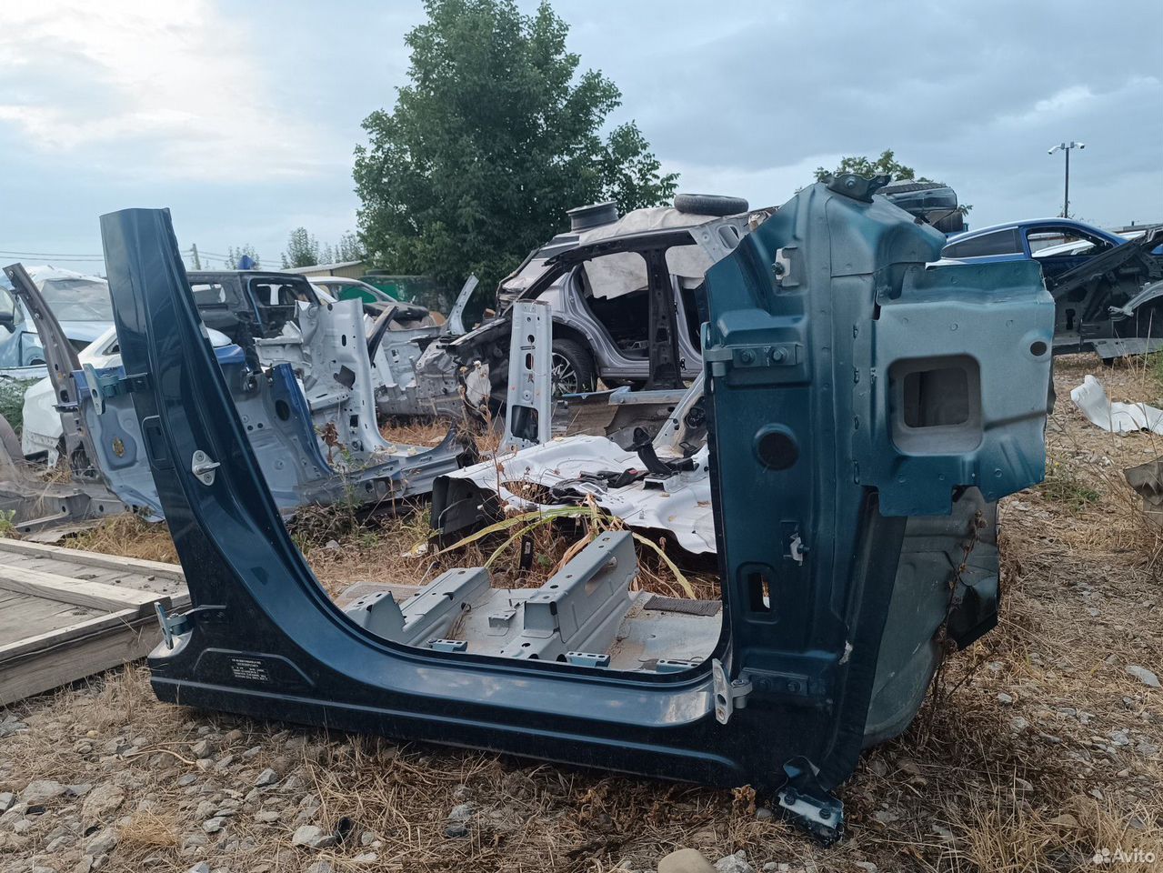 Порог правый стойка двери Geely Monjaro Монжаро