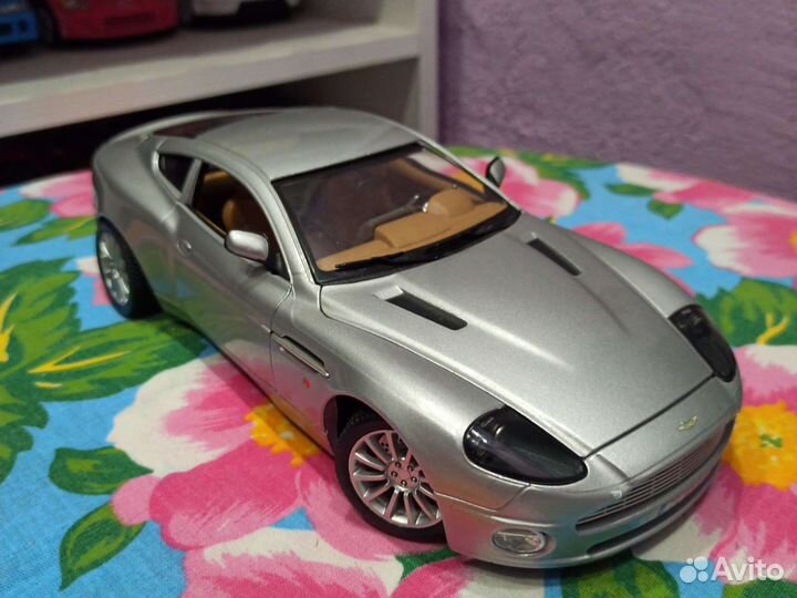Модель 1.18 Aston martin