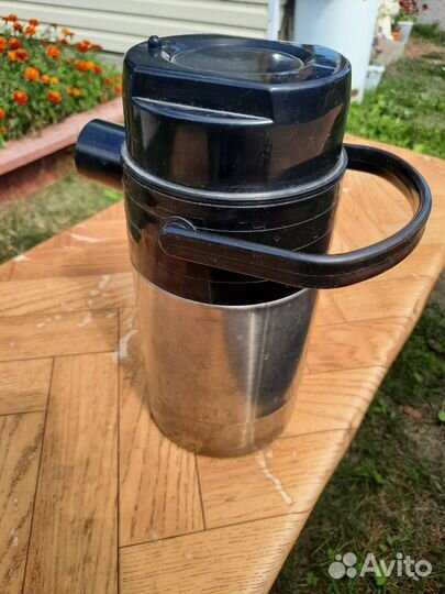 Термос с помпой