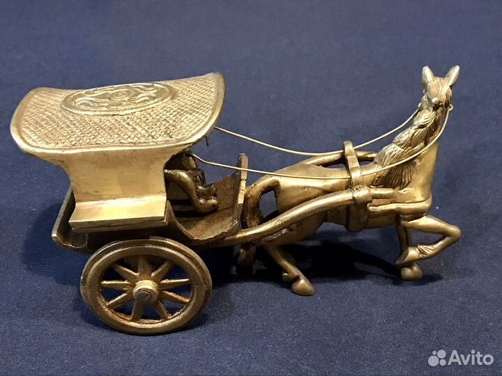 Бронзовая статуэтка