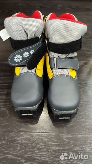 Лыжные ботинки