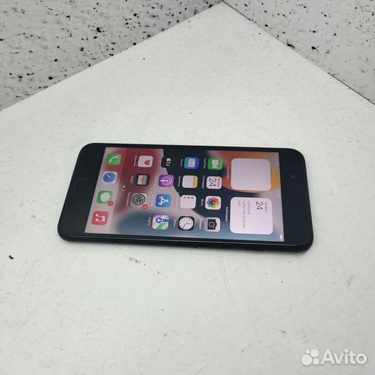 Apple iPhone 7 Plus 3/32 гб Черный Смартфон