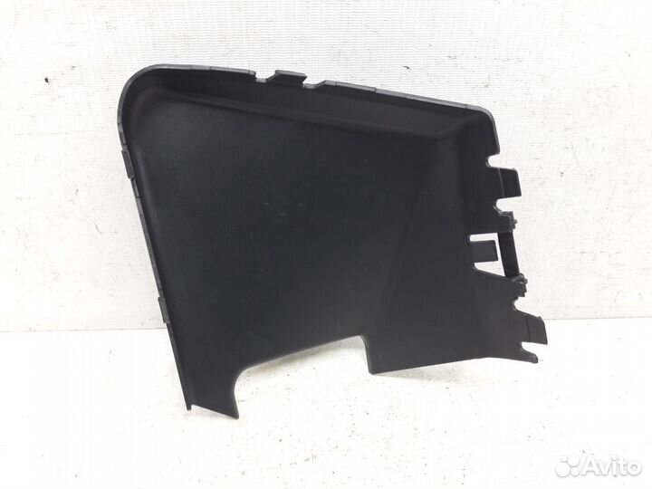 Дефлектор радиатора правый Renault Duster 2010