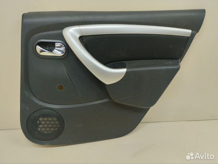 Обшивка двери задней правой Nissan Terrano D10 201