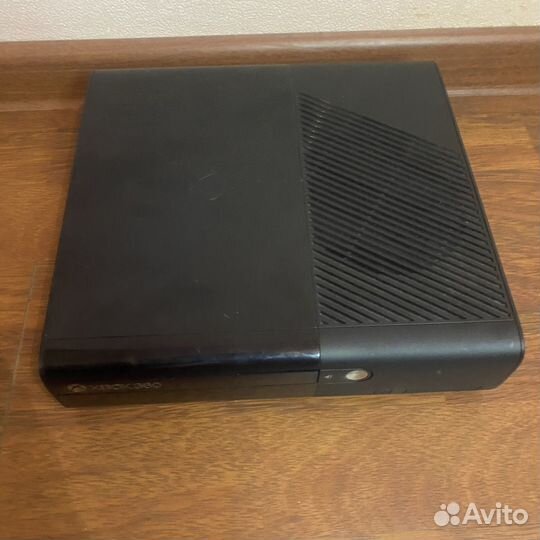 Xbox 360E с кинектом