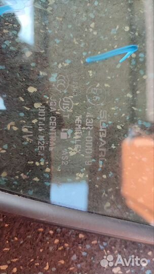 Стекло переднее левое Subaru forester 4