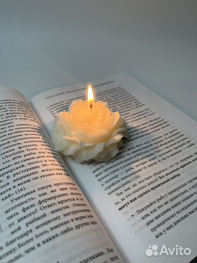 Свеча пион интерьерная