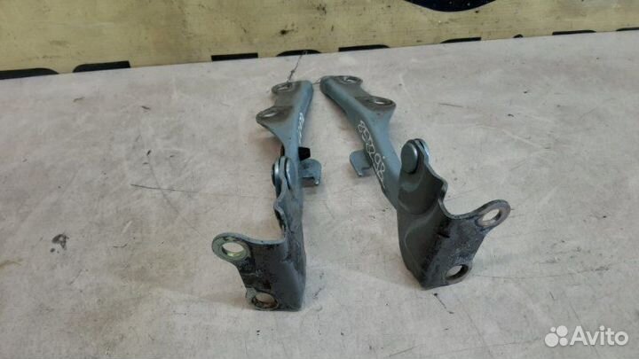 Петля капота Hyundai Getz хэтчбек G4EE 2008