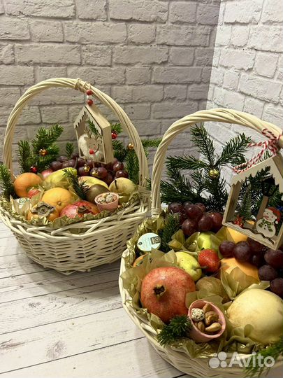 Фруктовая корзина новогодняя