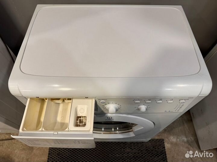 Стиральная машина indesit 5кг