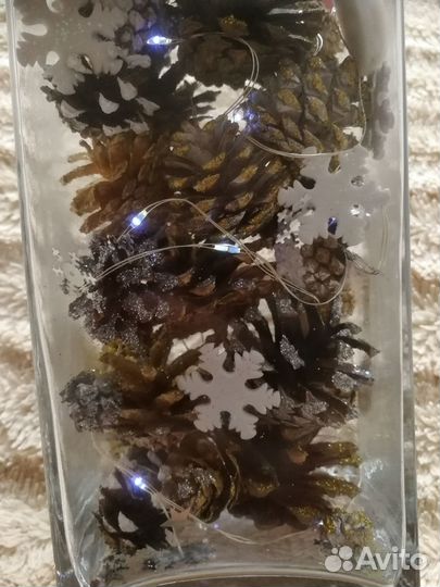 Новогоднее украшение ваза