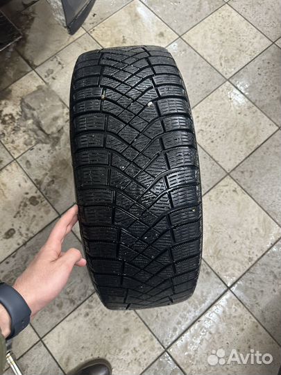 Pirelli Ice Zero 205/60 R16