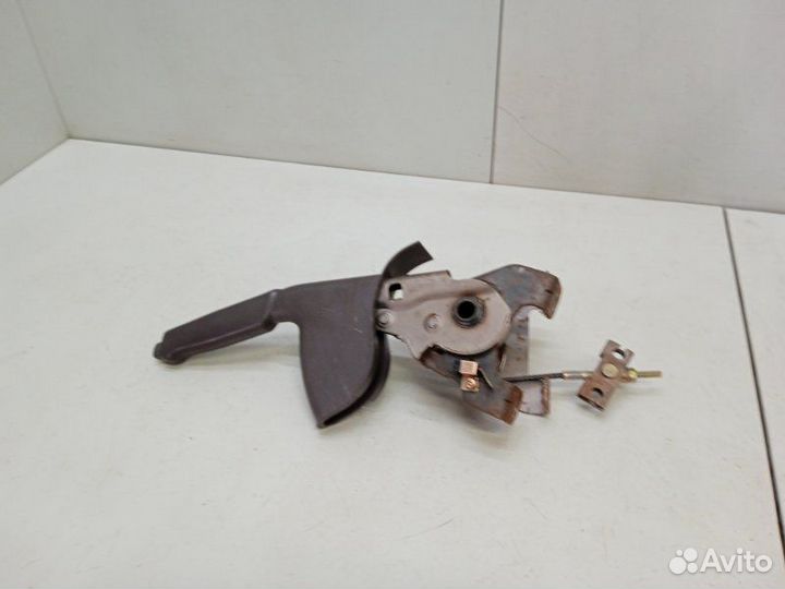 Рычаг стояночного тормоза Hyundai Elantra 3 XD 2.0