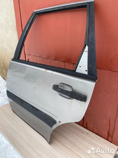 Дверь задняя левая Volvo 460 1 1990
