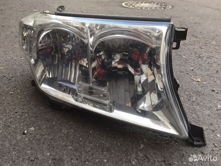Фара передняя правая Ленд Крузер 200