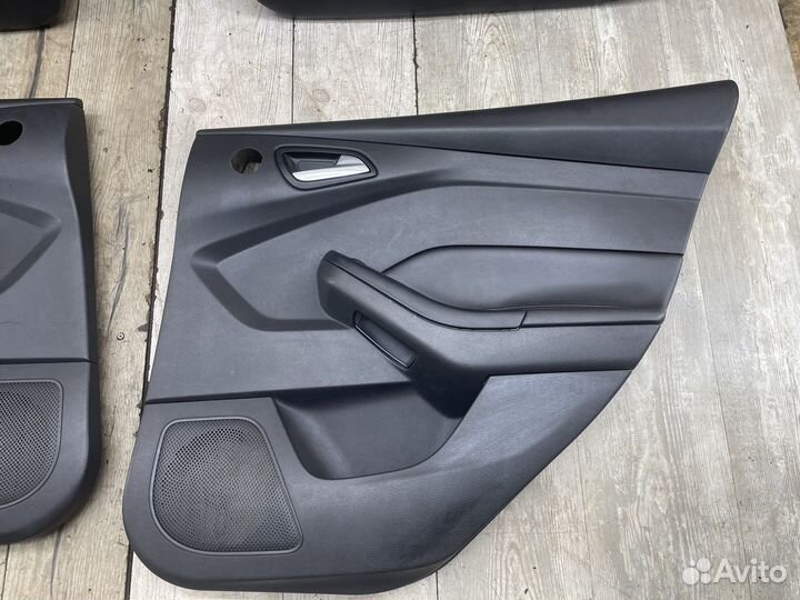 Дверные карты обшивки +подсветкой Ford Focus 3
