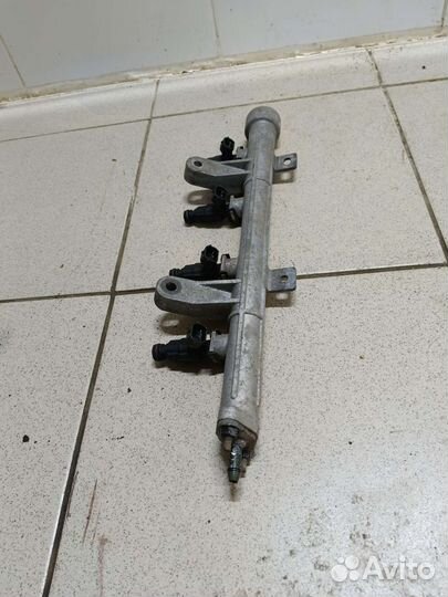 Топливная рампа форсунки Хендай Акцент